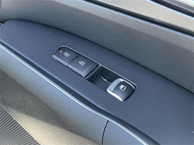 new 2025 Kia Sorento Hybrid car, priced at $38,116