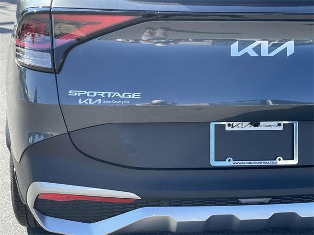 new 2025 Kia Sportage Hybrid car, priced at $30,035