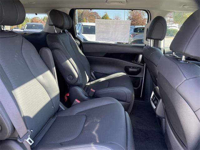 new 2026 Kia Carnival Hybrid car, priced at $53,297