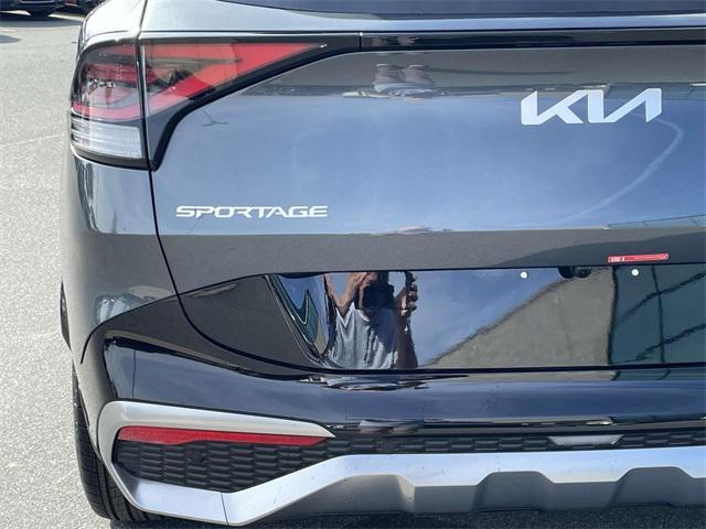 new 2025 Kia Sportage Hybrid car, priced at $39,185