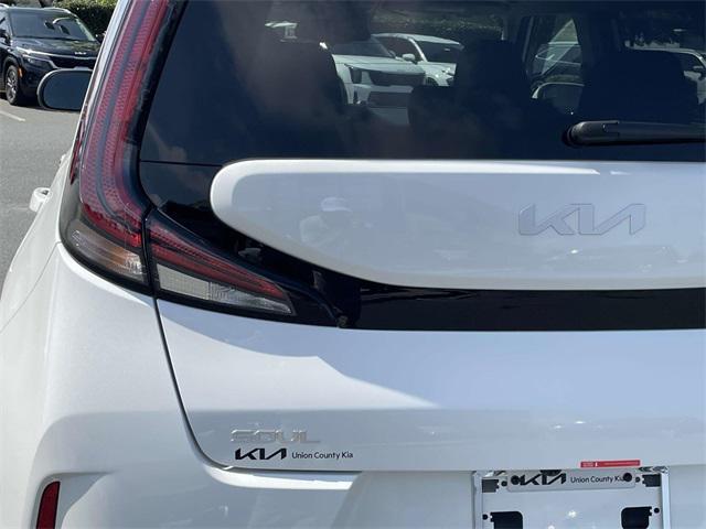 new 2025 Kia Soul car, priced at $25,606