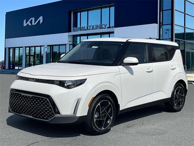new 2025 Kia Soul car, priced at $25,606