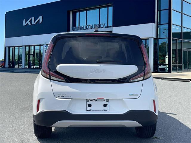 new 2025 Kia Soul car, priced at $25,606