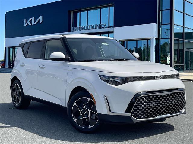 new 2025 Kia Soul car, priced at $25,606