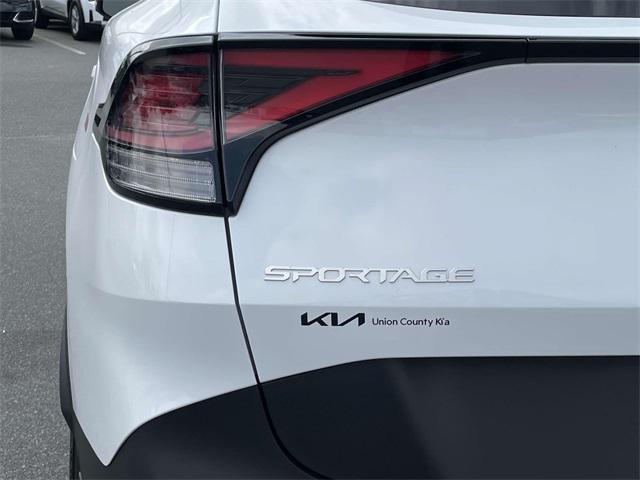new 2025 Kia Sportage car, priced at $29,555