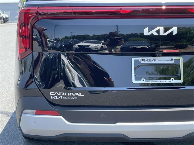 new 2025 Kia Carnival car, priced at $39,655