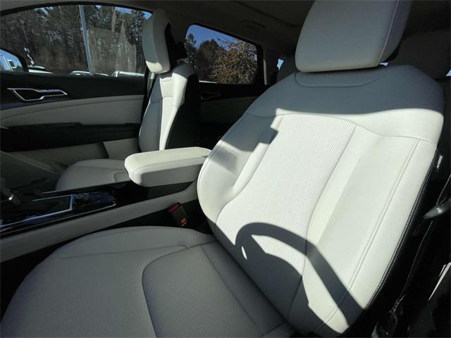 new 2025 Kia Sportage car, priced at $31,017
