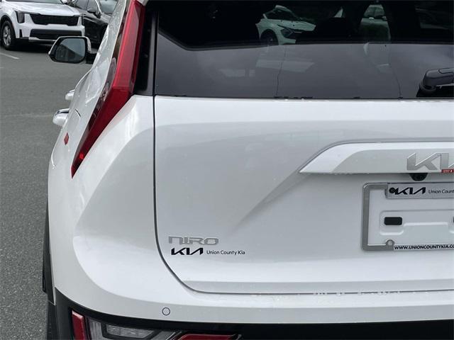 new 2025 Kia Niro car, priced at $35,087