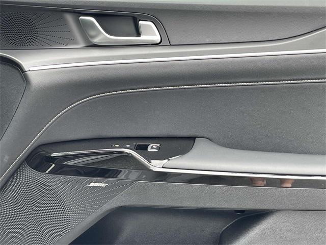 new 2025 Kia K5 car, priced at $30,319