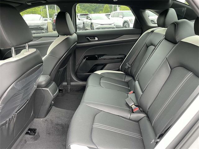 new 2025 Kia K5 car, priced at $30,319