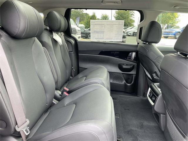 new 2026 Kia Carnival Hybrid car, priced at $53,871