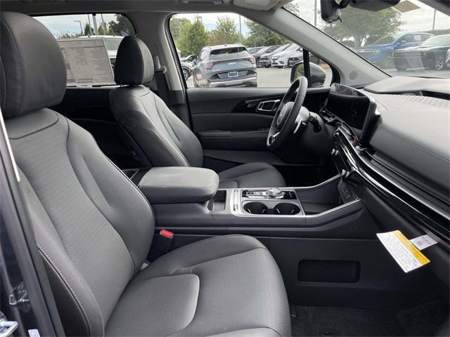 new 2026 Kia Carnival Hybrid car, priced at $53,871
