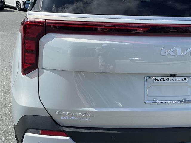 new 2026 Kia Carnival Hybrid car, priced at $44,704