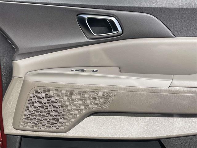 new 2025 Kia Carnival Hybrid car, priced at $42,251