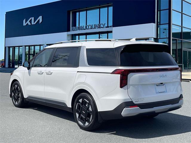 new 2025 Kia Carnival car, priced at $40,695