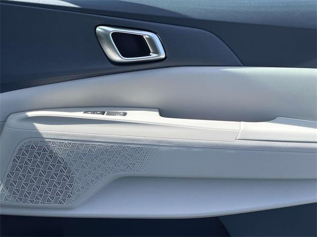 new 2025 Kia Carnival car, priced at $40,695