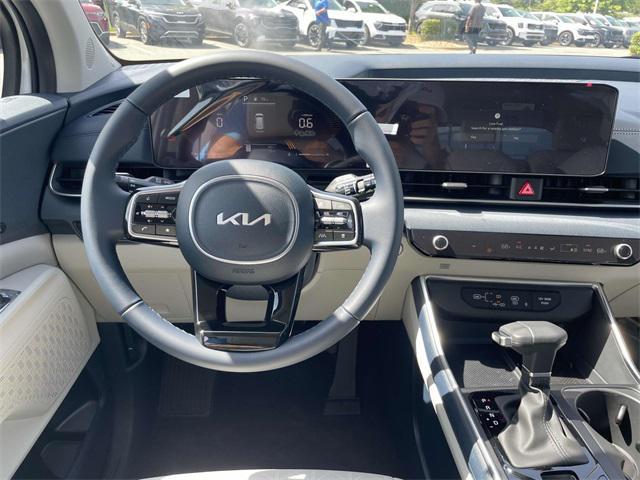 new 2025 Kia Carnival car, priced at $40,695