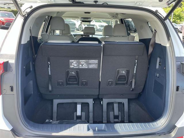 new 2025 Kia Carnival car, priced at $40,695