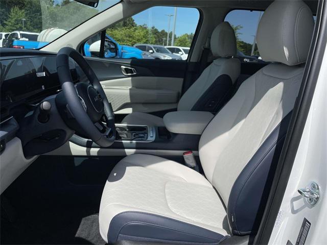 new 2025 Kia Carnival car, priced at $40,695