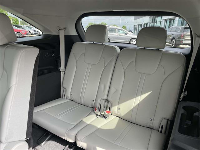 new 2025 Kia Sorento car, priced at $36,247