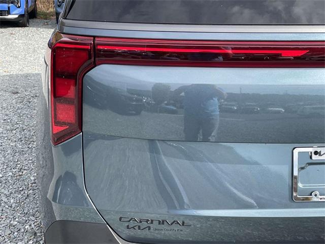 new 2026 Kia Carnival Hybrid car, priced at $49,272