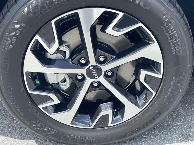 new 2025 Kia Sportage car, priced at $34,002