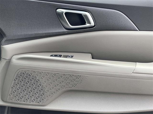 new 2026 Kia Carnival Hybrid car, priced at $45,060