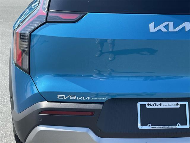 new 2026 Kia EV9 car, priced at $61,985