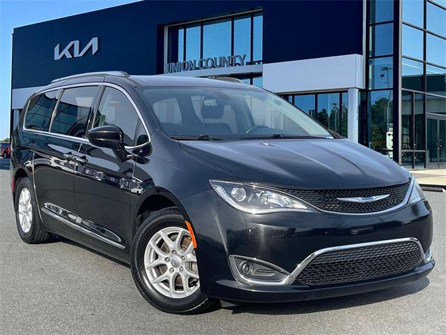 used 2020 Chrysler Pacifica car, priced at $15,500