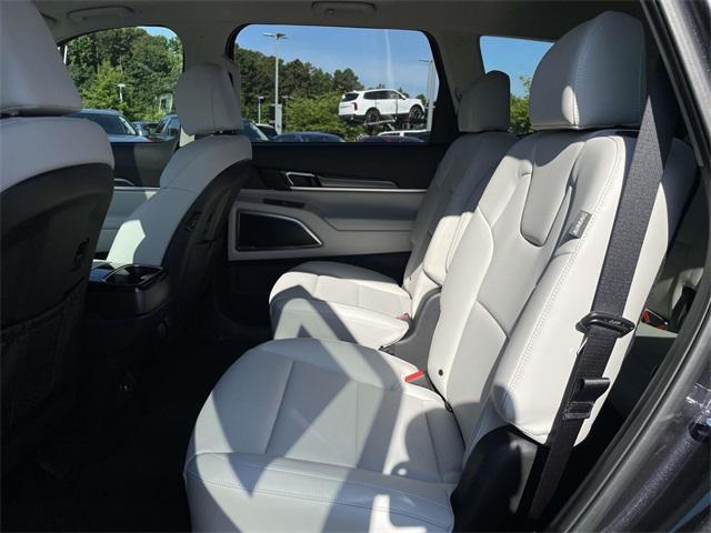 new 2025 Kia Telluride car, priced at $40,190