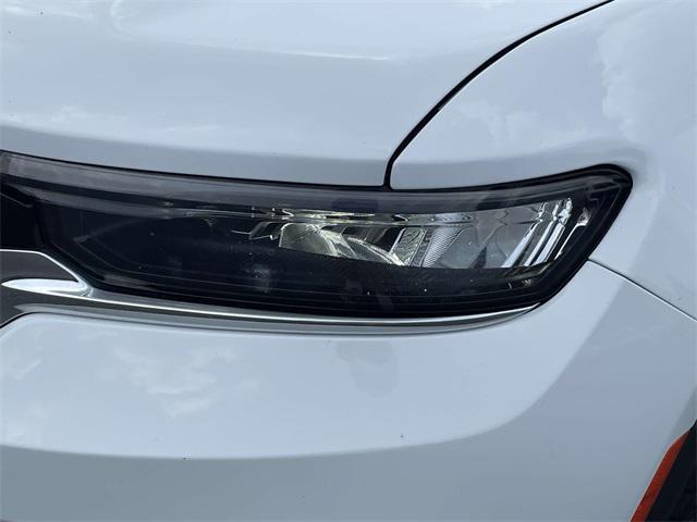 used 2022 Jeep Grand Cherokee car, priced at $27,999