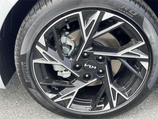 new 2025 Kia K5 car, priced at $30,940