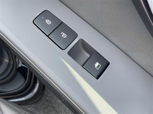 new 2025 Kia Niro car, priced at $30,402