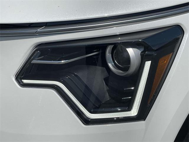 new 2025 Kia Niro car, priced at $32,736