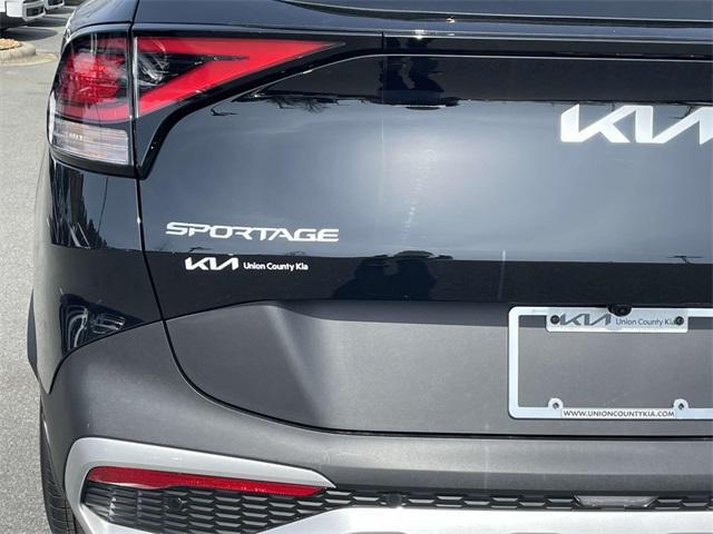 new 2025 Kia Sportage car, priced at $30,618