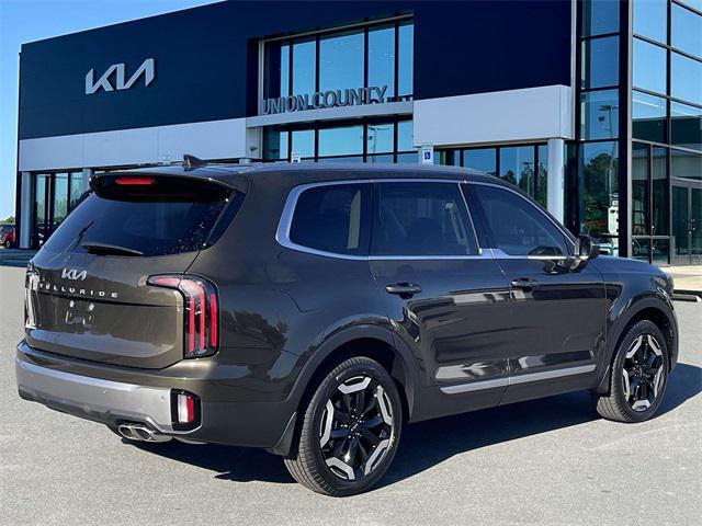 new 2025 Kia Telluride car, priced at $42,210