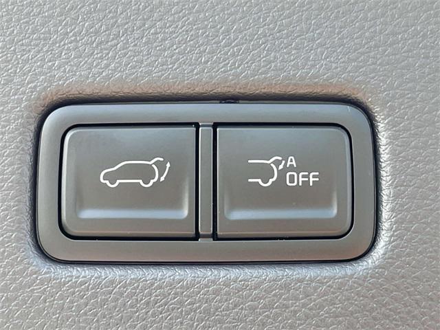 new 2025 Kia Carnival car, priced at $50,964