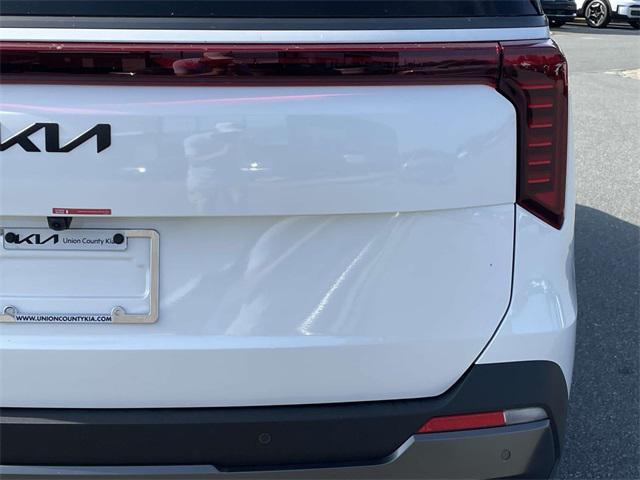 new 2025 Kia Carnival car, priced at $50,964