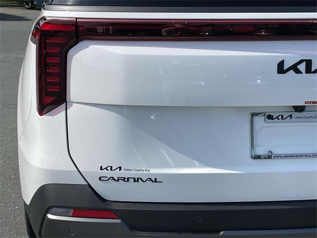new 2025 Kia Carnival car, priced at $50,964