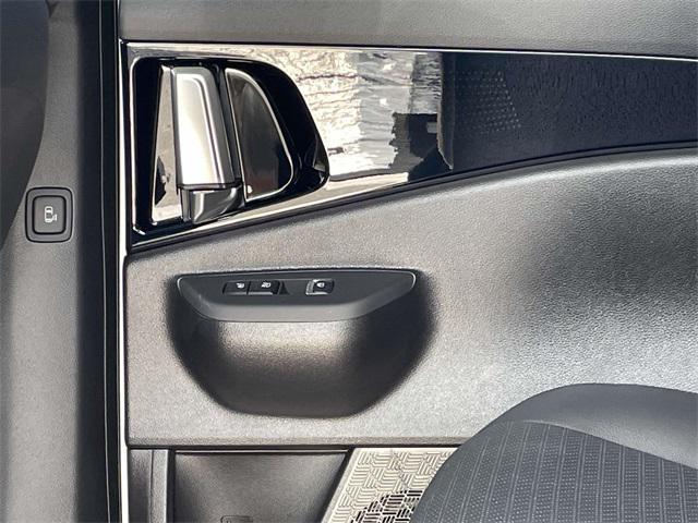 new 2025 Kia Carnival car, priced at $50,964