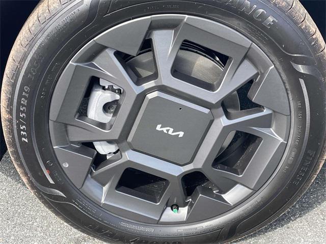 new 2026 Kia Carnival Hybrid car, priced at $44,877