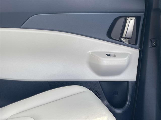 new 2026 Kia Carnival Hybrid car, priced at $44,877