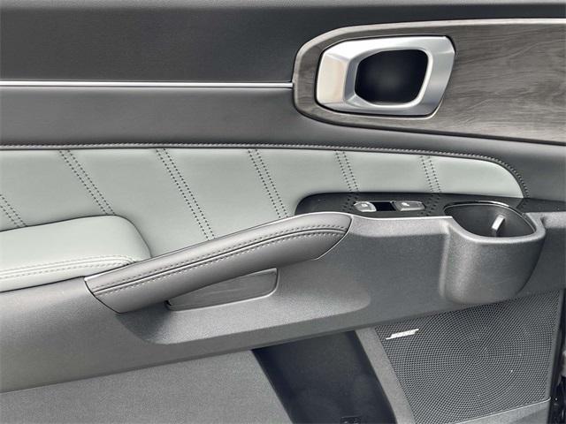 new 2025 Kia Sorento car, priced at $44,176