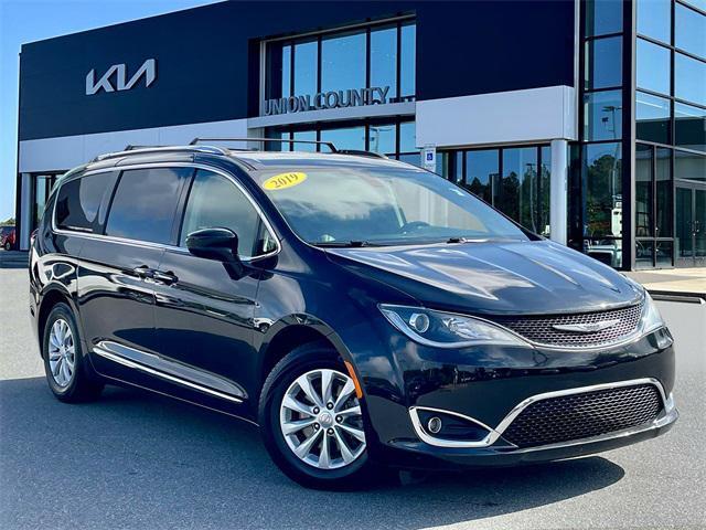 used 2019 Chrysler Pacifica car, priced at $12,300