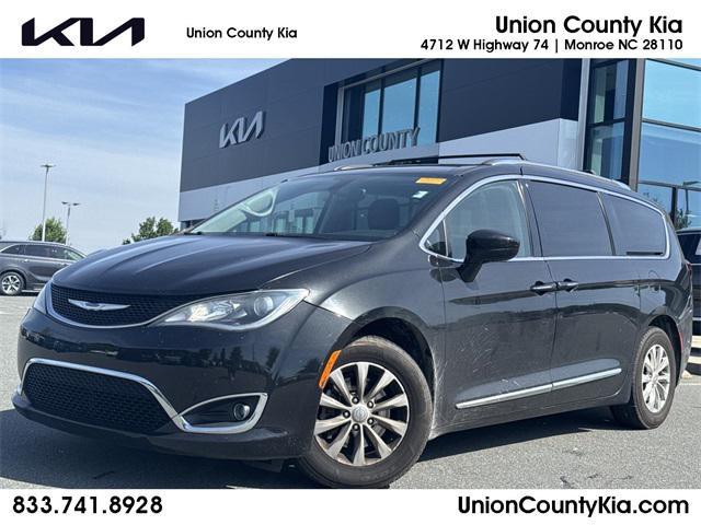 used 2019 Chrysler Pacifica car, priced at $12,360