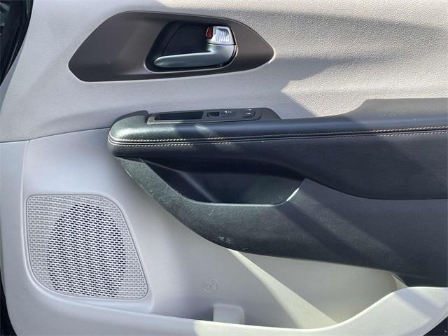 used 2019 Chrysler Pacifica car, priced at $12,300