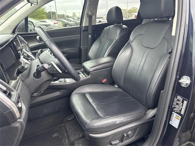 used 2022 Kia Sorento Hybrid car, priced at $26,987