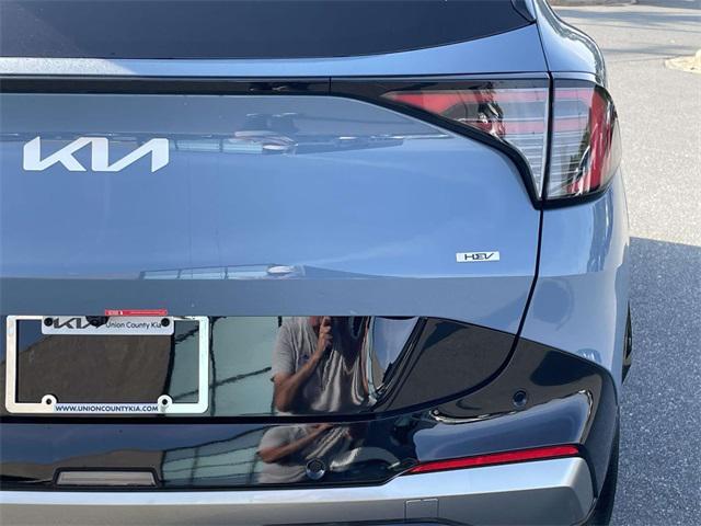 new 2026 Kia Sportage Hybrid car, priced at $39,077
