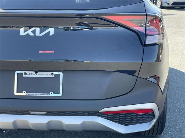 new 2025 Kia Sportage car, priced at $29,184