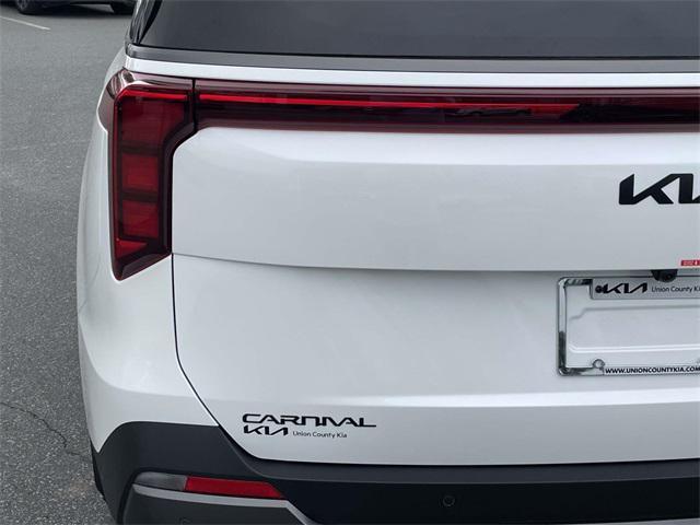 new 2026 Kia Carnival Hybrid car, priced at $49,003